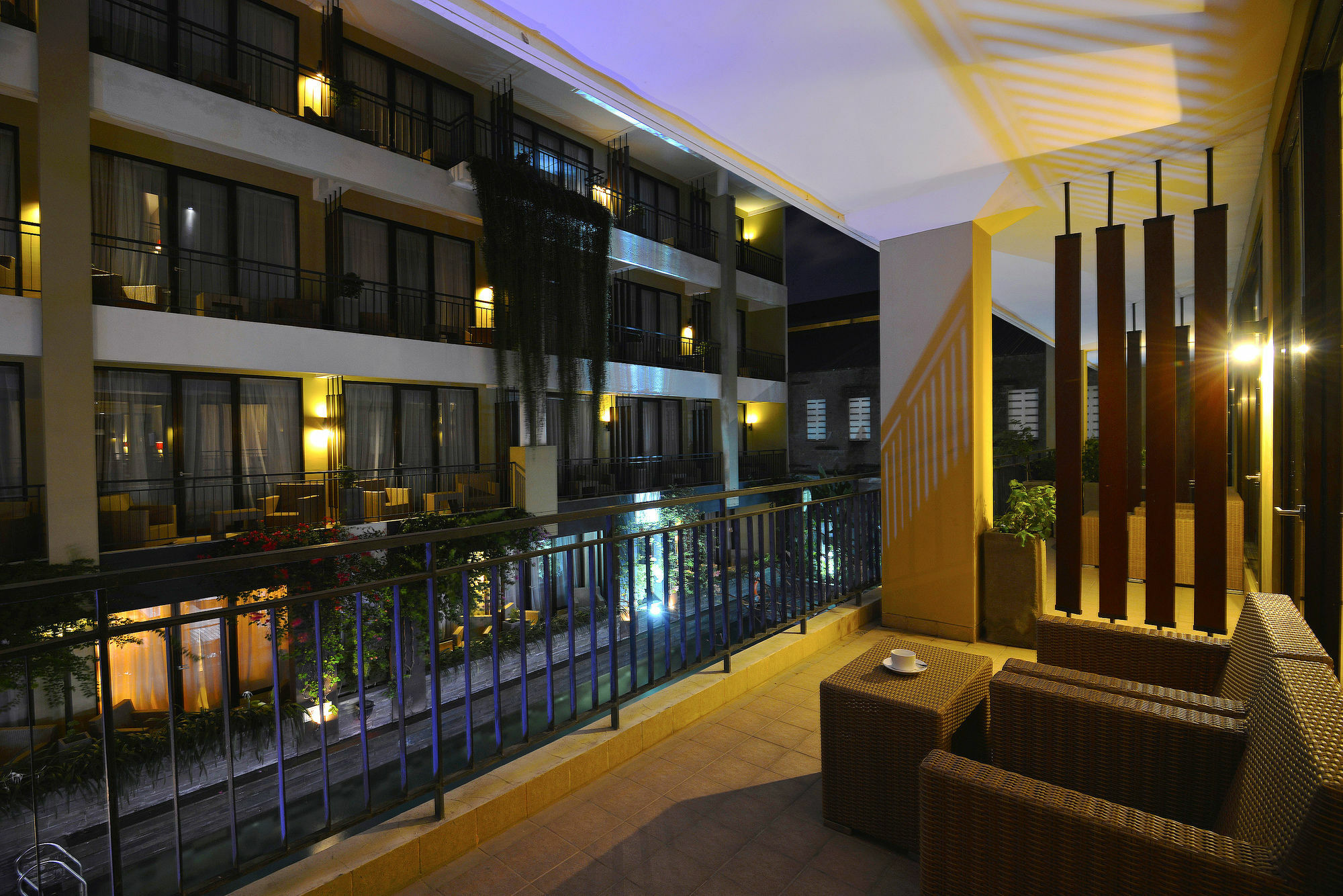 100 Sunset Kuta Hotel & Ballroom Εξωτερικό φωτογραφία
