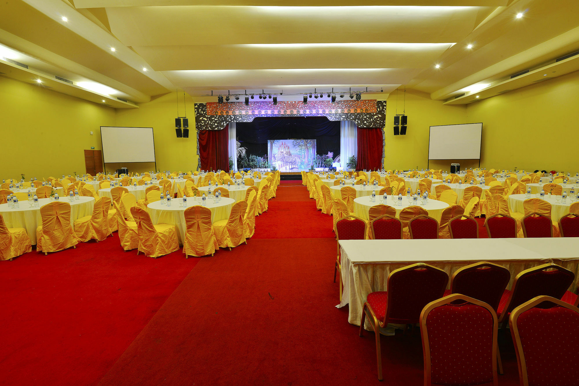 100 Sunset Kuta Hotel & Ballroom Εξωτερικό φωτογραφία