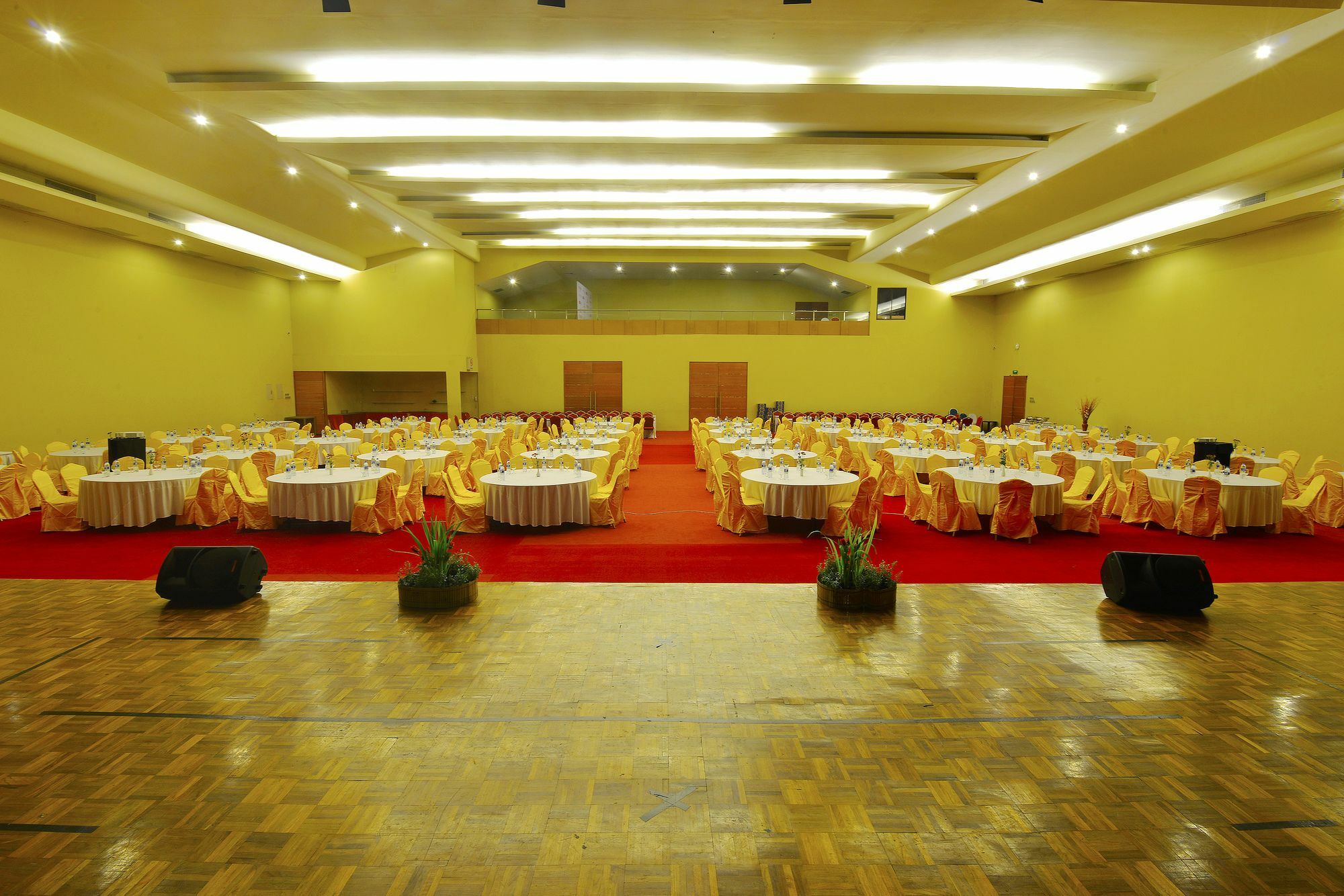 100 Sunset Kuta Hotel & Ballroom Εξωτερικό φωτογραφία